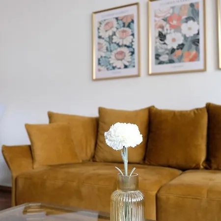 Noor - Calm With Garden - Free Parking & Near Messe Appartamento Graz