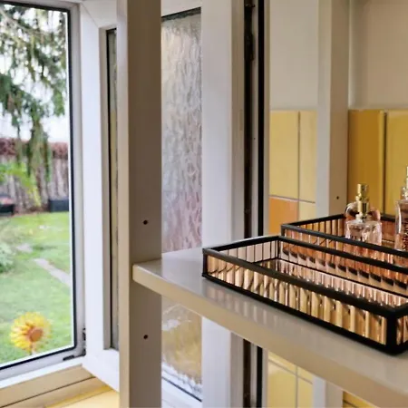 Noor - Calm With Garden - Free Parking & Near Messe Appartamento