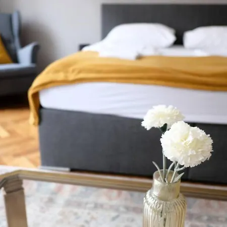 Noor - Calm With Garden - Free Parking & Near Messe Appartamento *