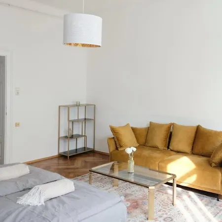 Appartamento Noor - Calm With Garden - Free Parking & Near Messe *