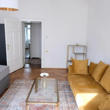 Noor - Calm With Garden - Free Parking & Near Messe Appartamento