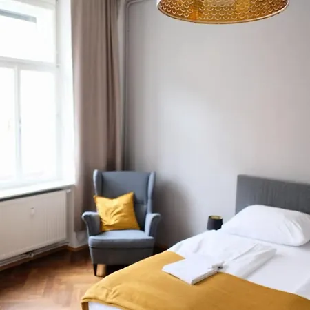 Noor - Calm With Garden - Free Parking & Near Messe Appartamento